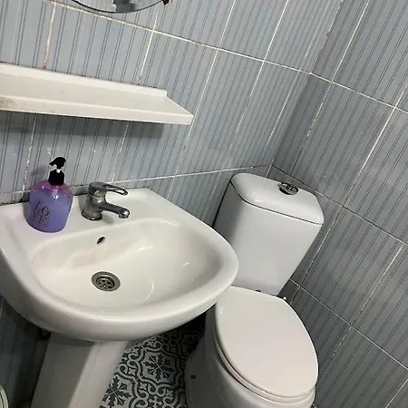 Cigdem & Pub מלון