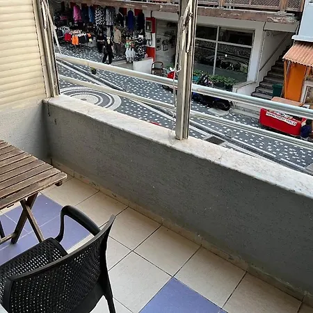 Cigdem & Pub מלון